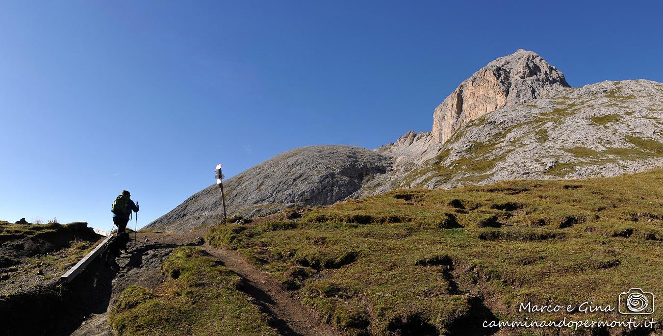 017 Val Duron Lago e Rifugio Antermoia - Passo Ciaregole.jpg